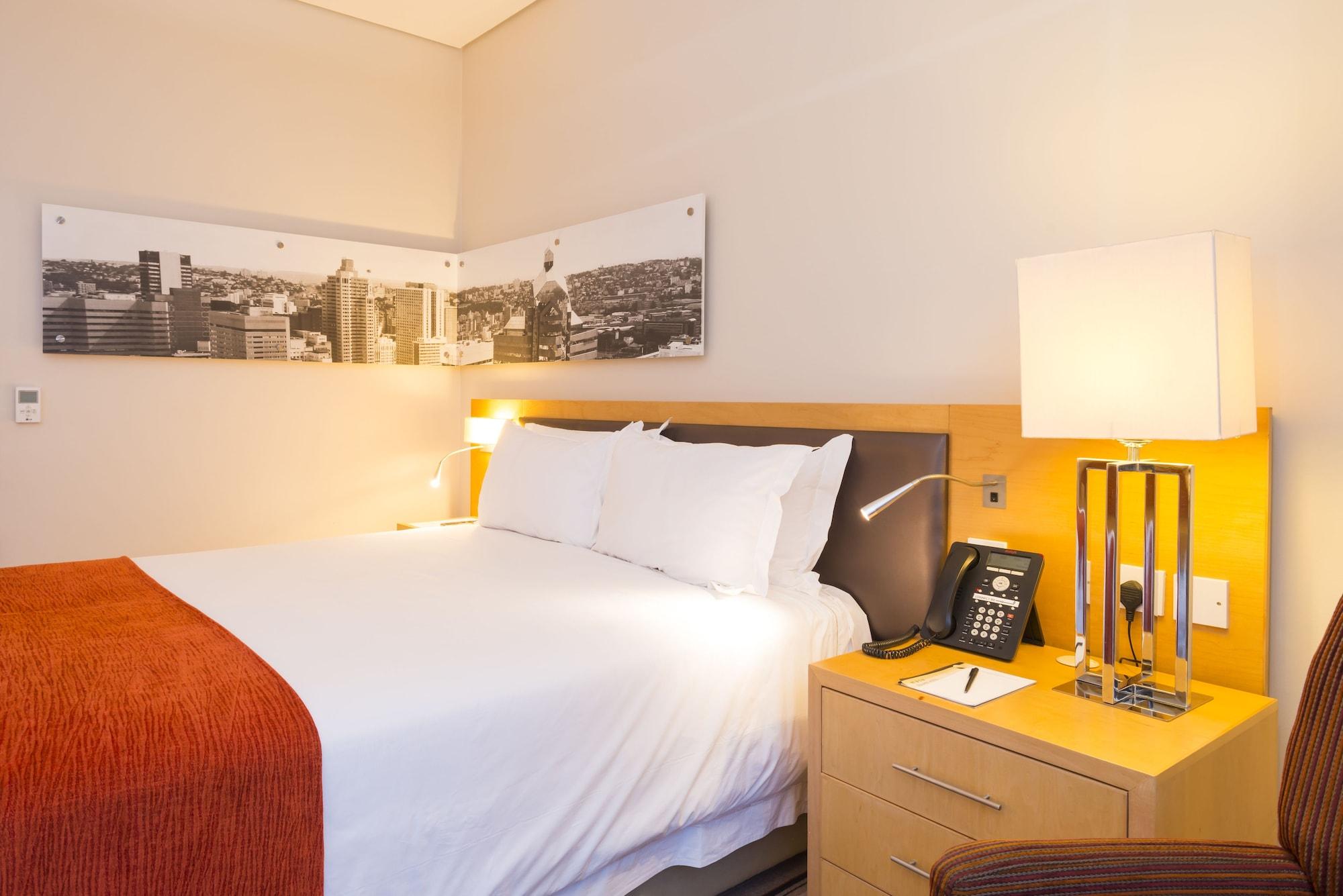Protea Hotel By Marriott Gaborone Masa Square Buitenkant foto